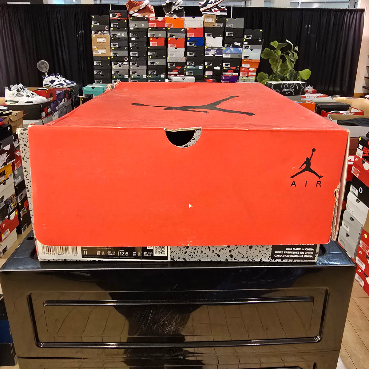 Jordan 6 Retro Toro Bravo SZ 11 USED