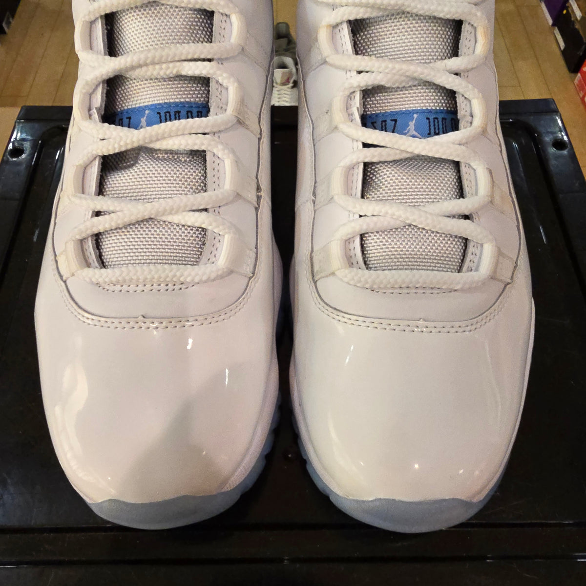 Jordan 11 Retro Legend Blue (2024) SZ 10.5 USED