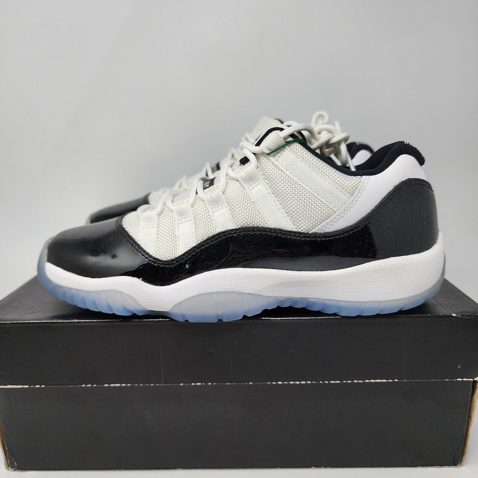 Sz 5.5Y- Nike Air Jordan 11 Retro Low GS Concord 528896-153