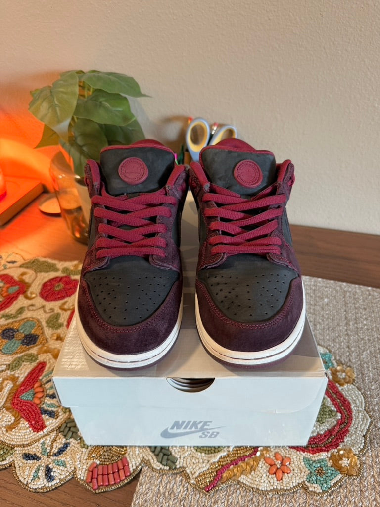 Nike SB Dunk Low Riot Skateshop Size 10.5 USED