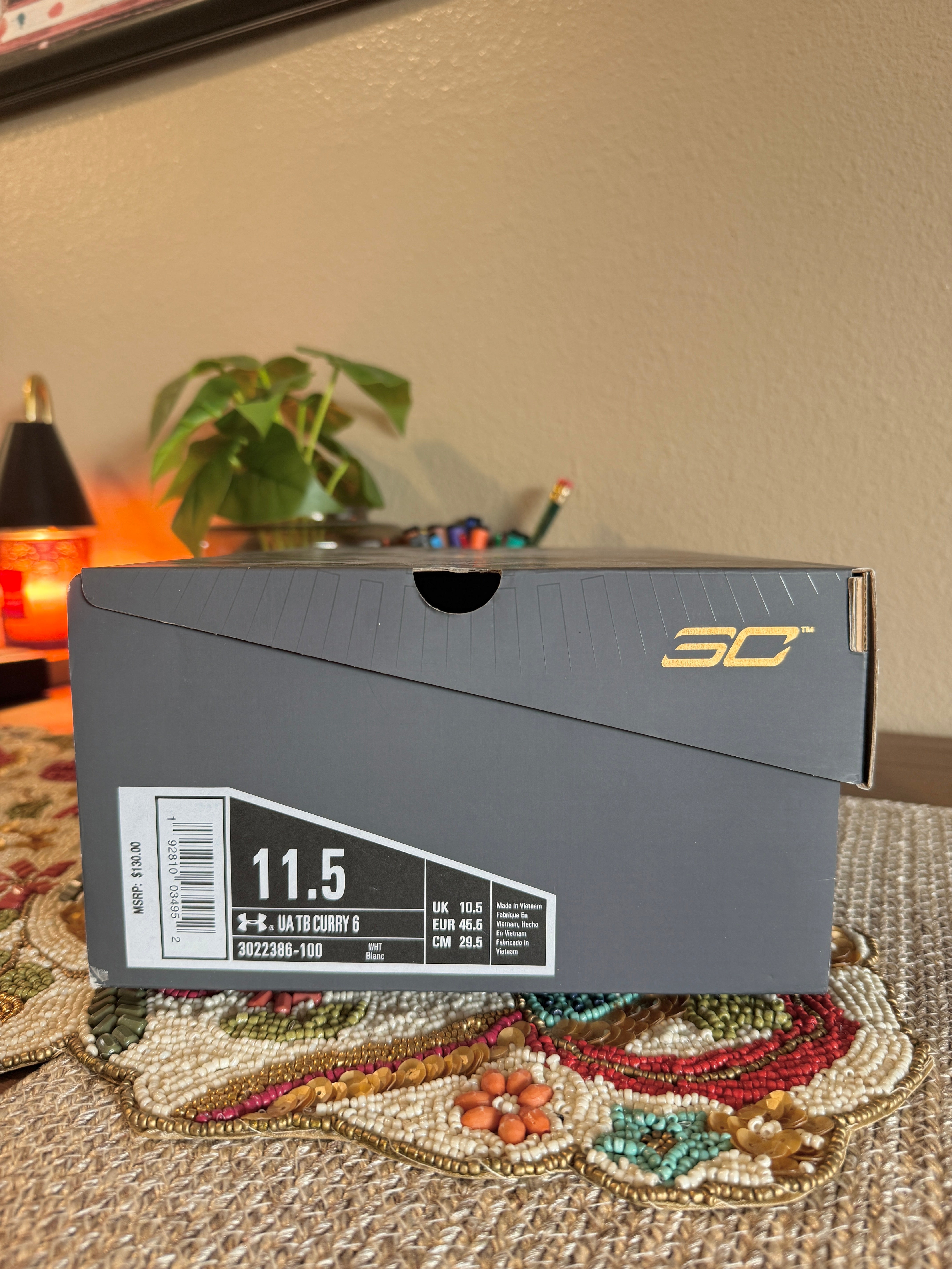 Under Armour Curry 6 Christmas in the Town Size 11.5