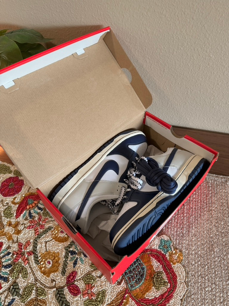 Nike Dunk Low New York Yankees Size 9.5