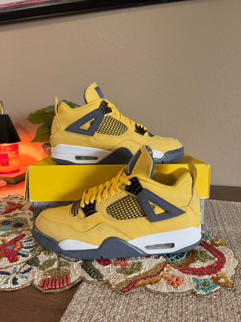 Jordan 4 Retro Lightning (2021) Size 11 USED