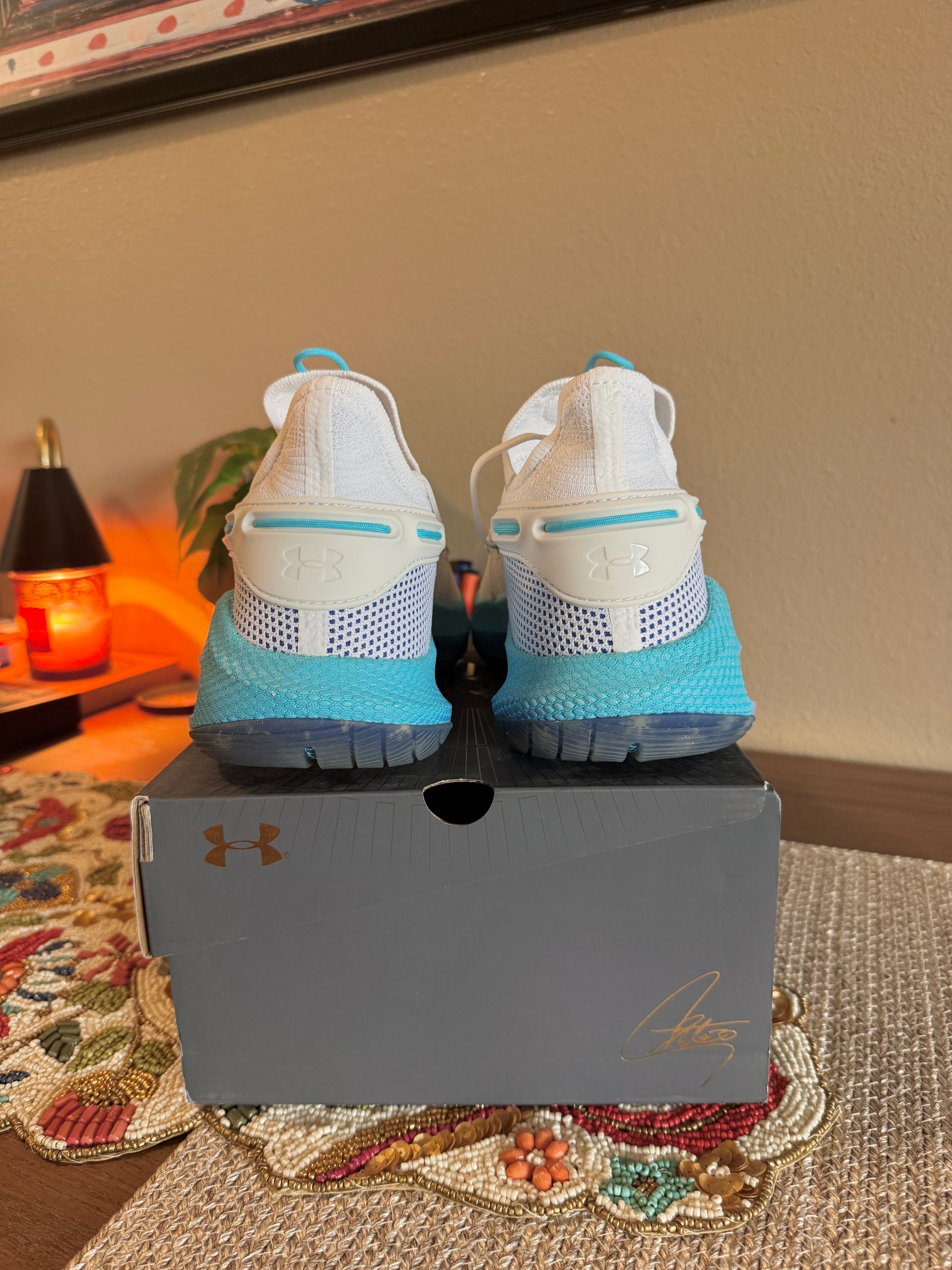 Under Armour Curry 6 Christmas in the Town Size 11.5