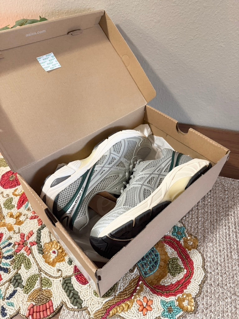 Asics GT-2160 Seal Grey Jewel Green Size 8