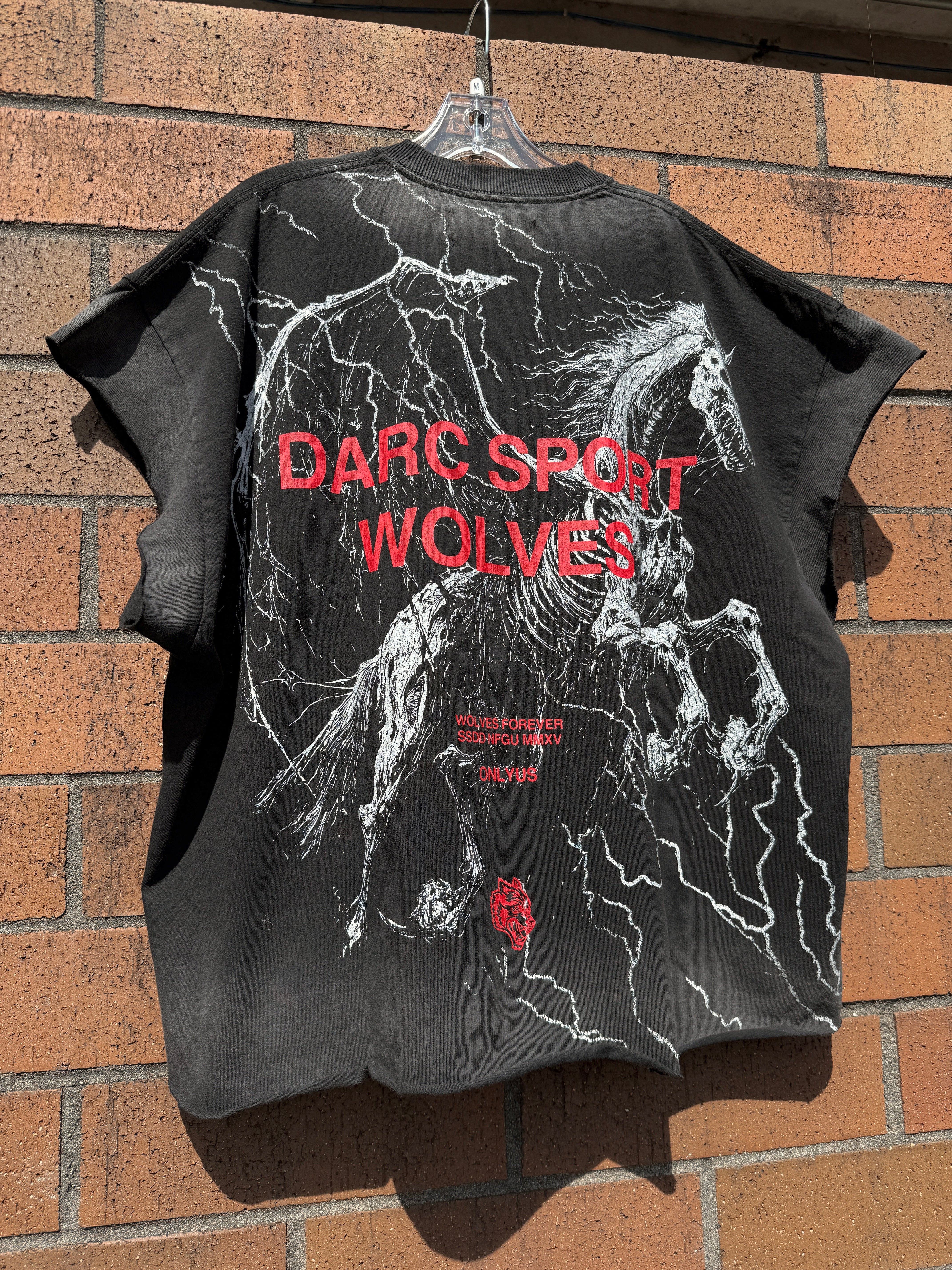 Darc Sport Pegasus Storm Grunge Cut-Off Tee Black Drift Wash Size M