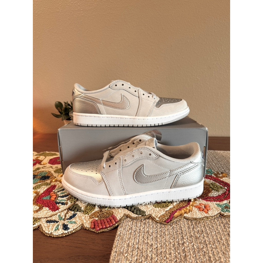Jordan 1 Retro Low OG Metallic Silver