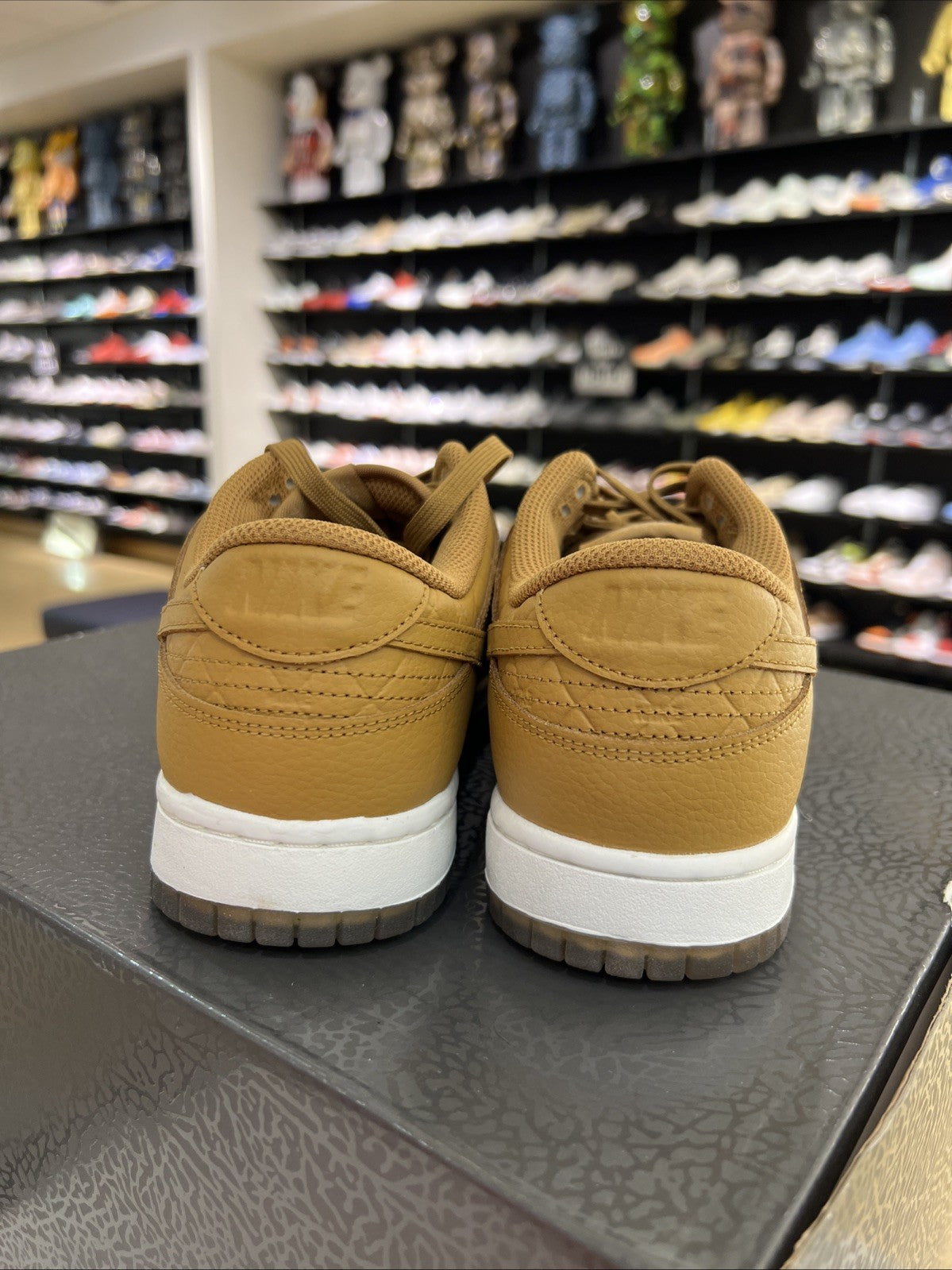 Nike Dunk Low Shoes Quilted Wheat Womens Sz 9.5/8M