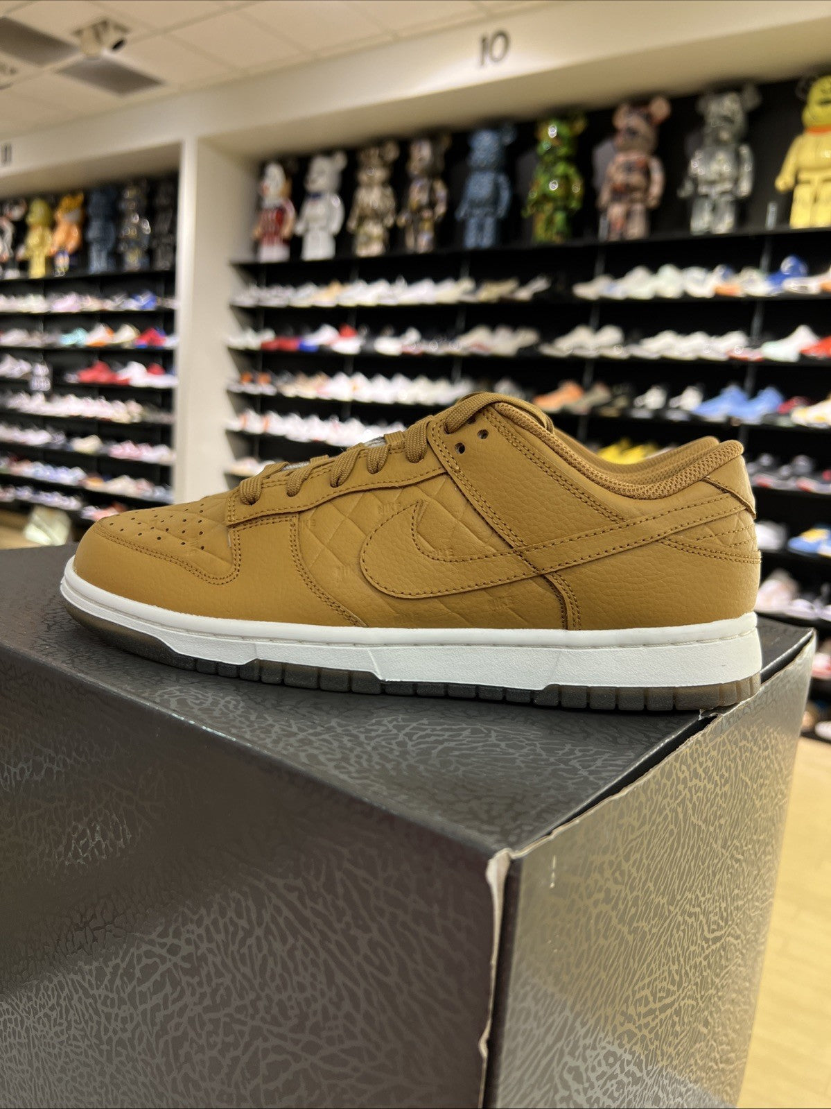 Nike Dunk Low Shoes Quilted Wheat Womens Sz 9.5/8M