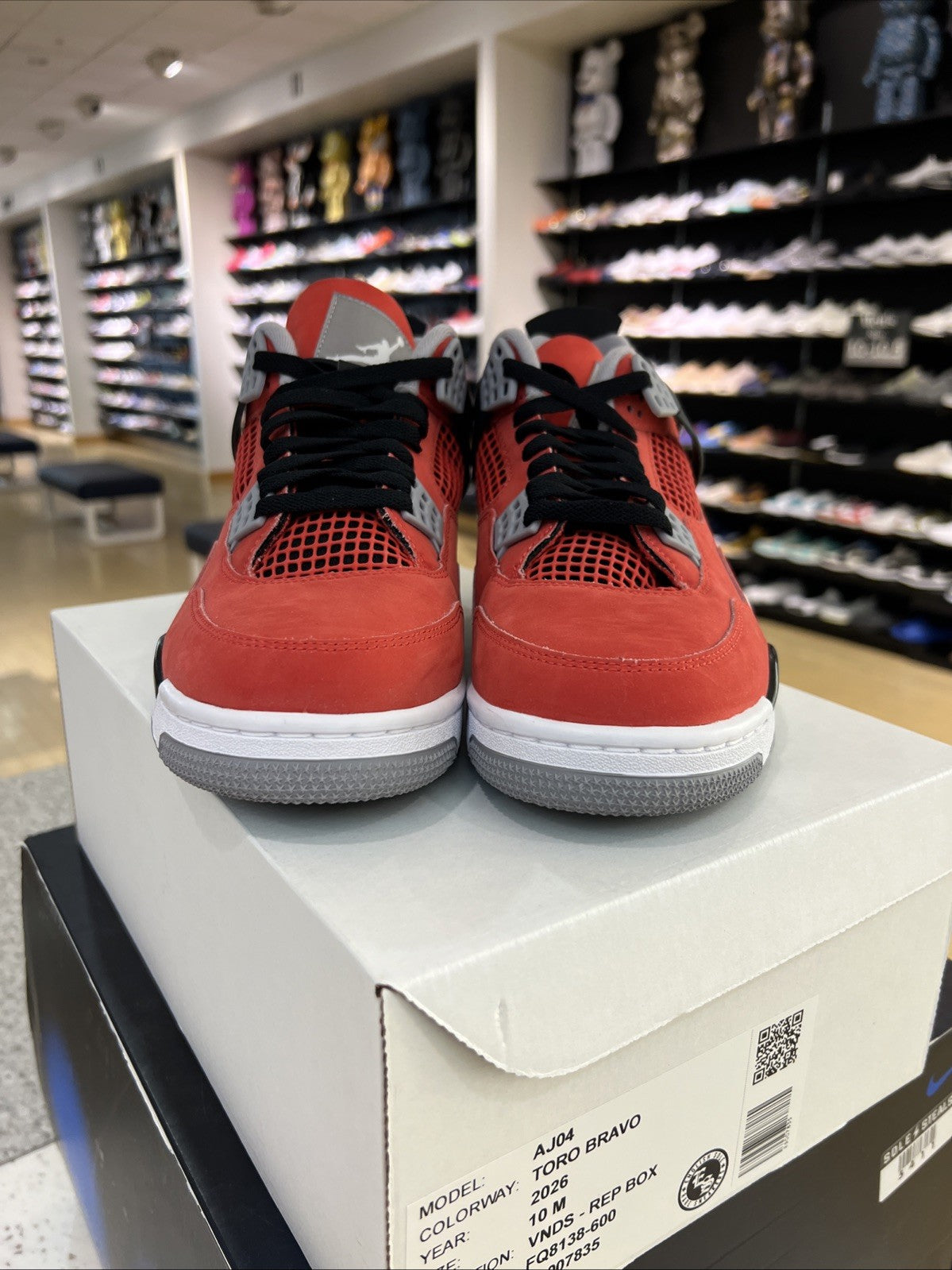 Air Jordan 4 Retro Toro Bravo Fire Red Sz 10 USED REP BOX