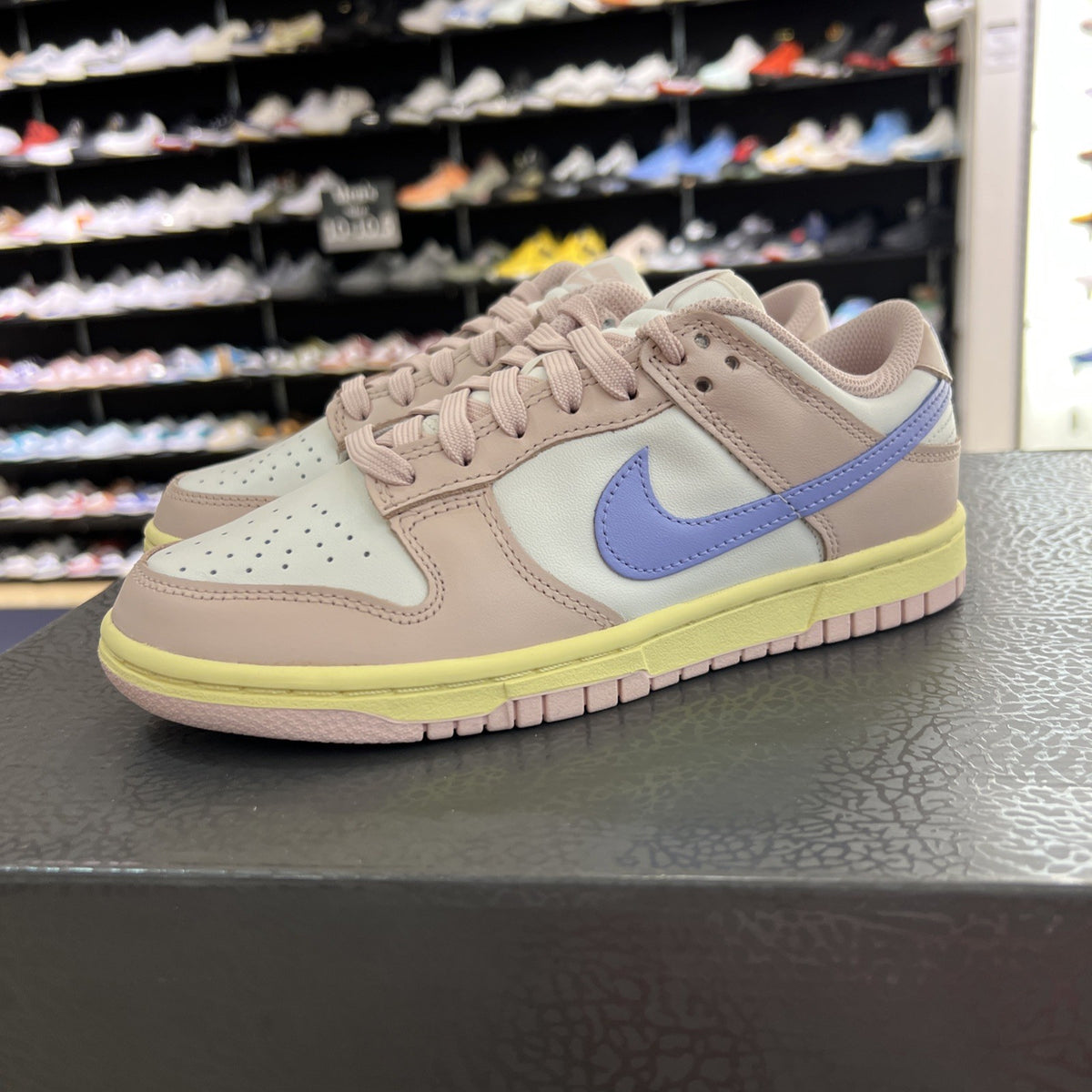 Nike Dunk Low Pink Oxford Women's Sz 6