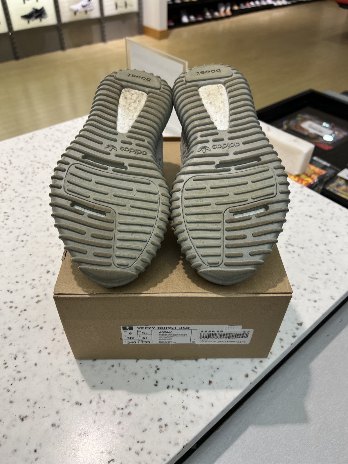 adidas Yeezy Boost 350 V1 Moonrock Grey AQ2660 Sz 6 USED