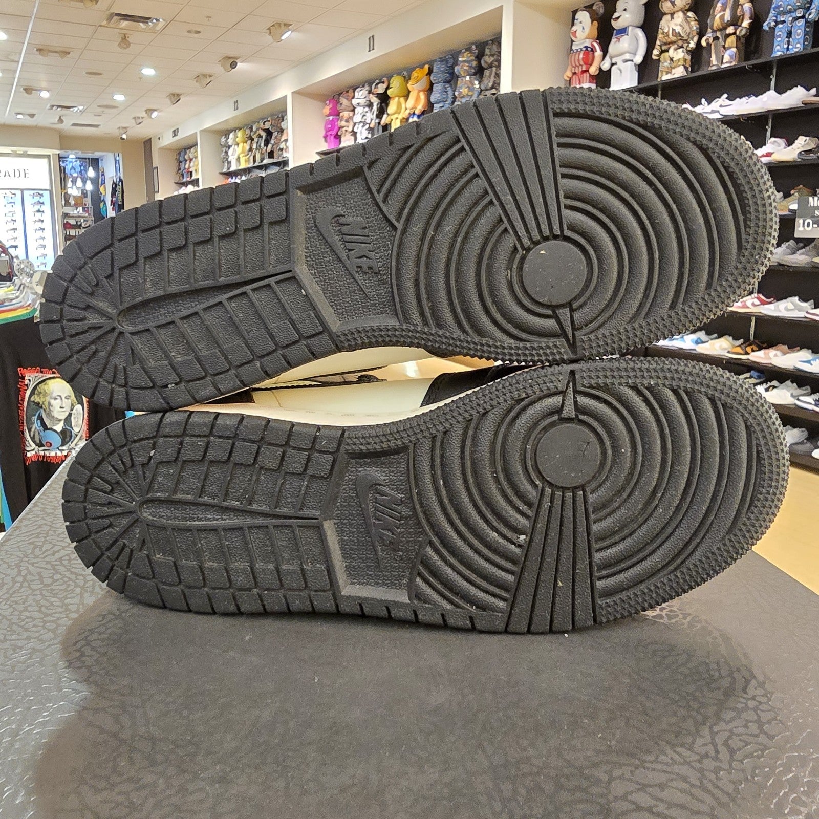 Size 7Y - Jordan 1 Retro OG High Dark Mocha GS