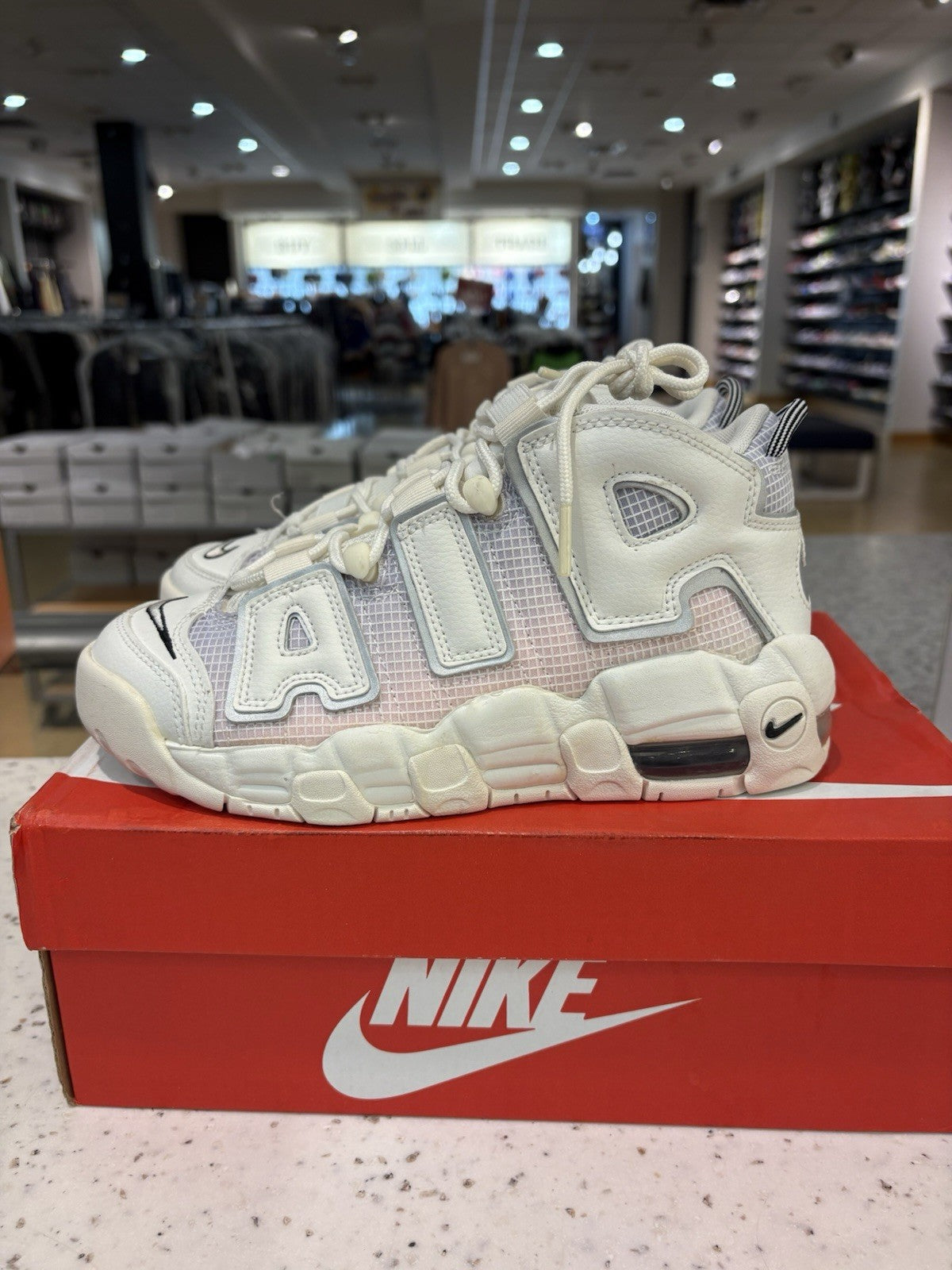 Nike Air More Uptempo 96 QS Thank You, Wilson (GS) Size 4Y DEFECT