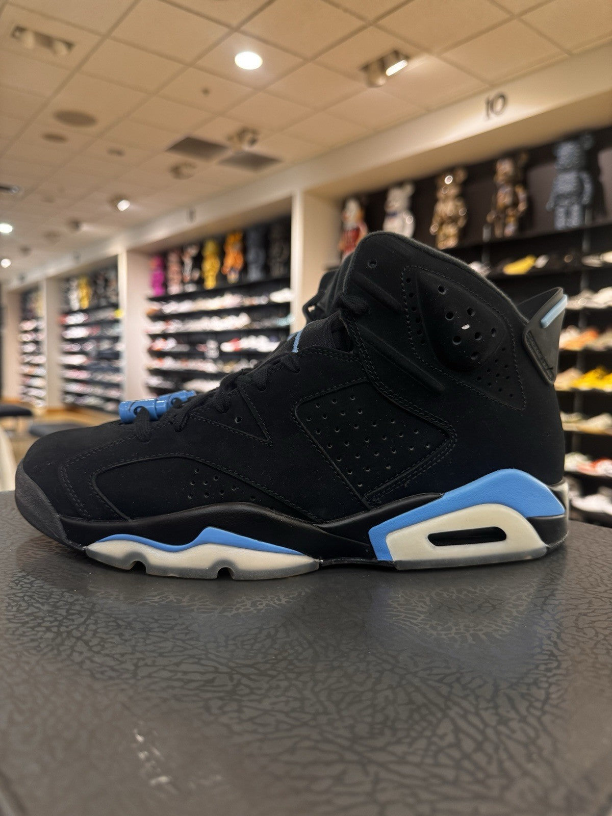 Jordan 6 Retro UNC Size 10