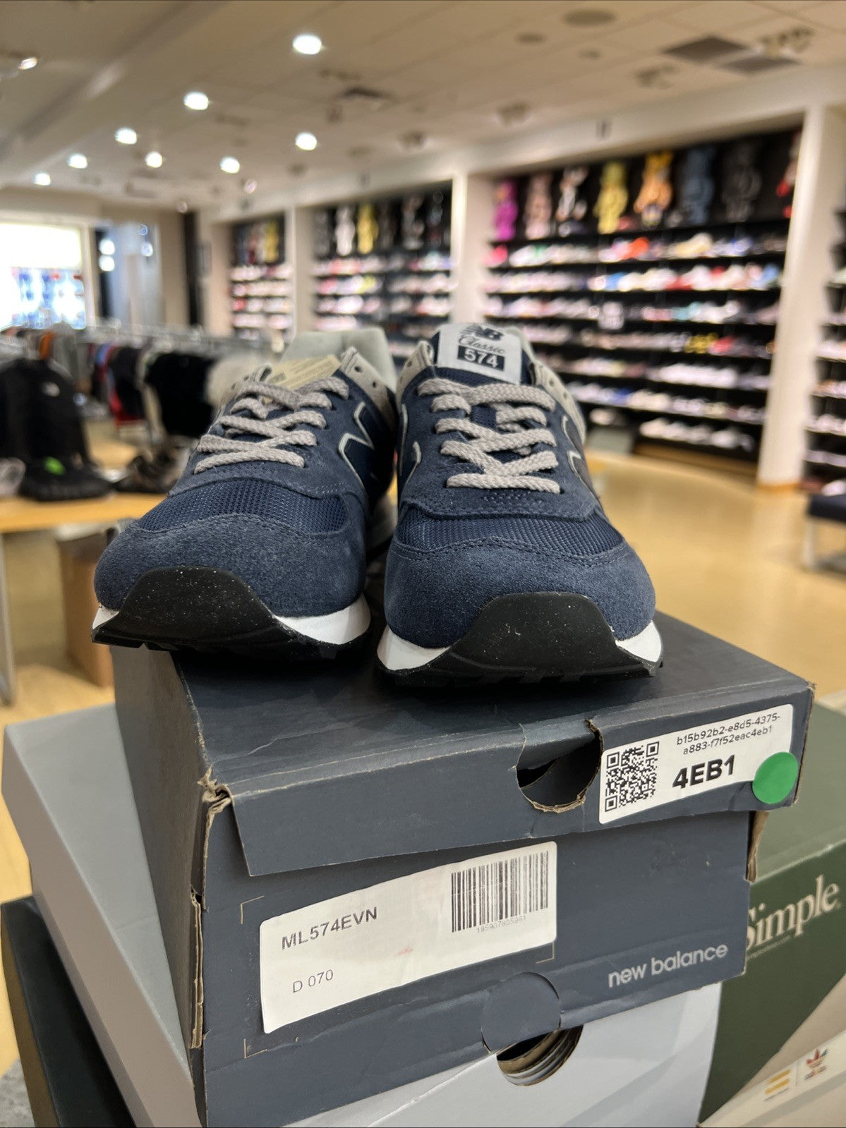 New Balance 574 Core Navy Casual Sneakers ML574EVN Sz 7
