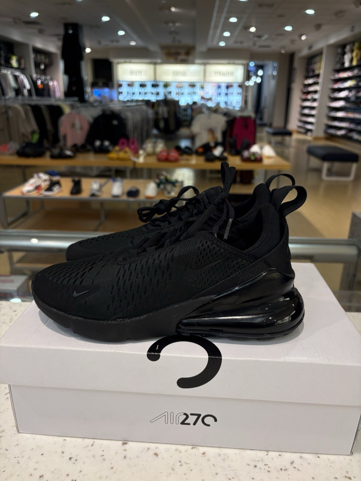 Nike Air Max 270 Low Triple Black Women’s Size 6.5