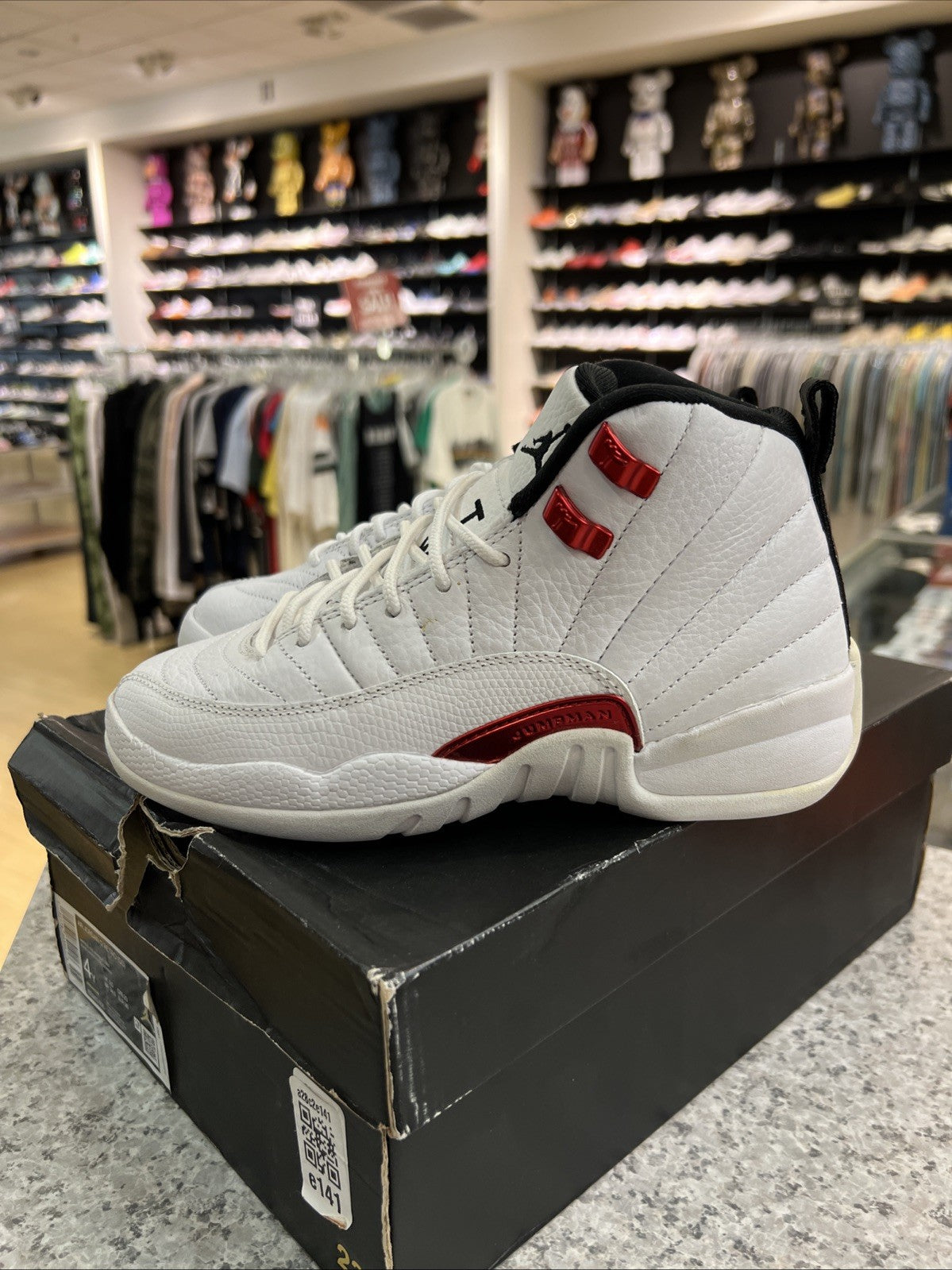 Air Jordan 12 Retro Twist Sz 4Y USED YELLOWING