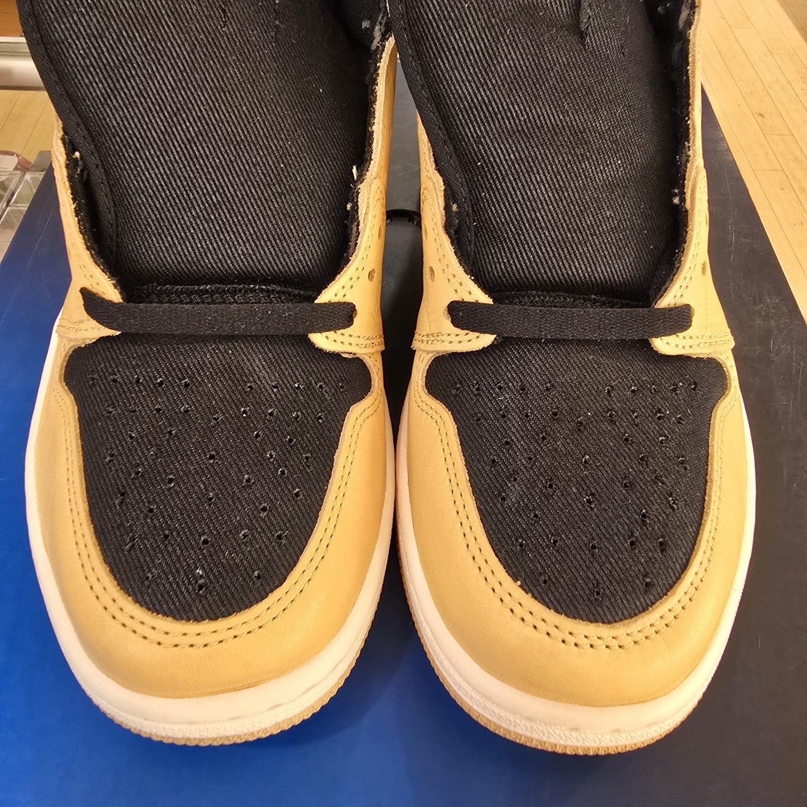 Size 10 - Jordan 1 Retro High OG Heirloom 2022