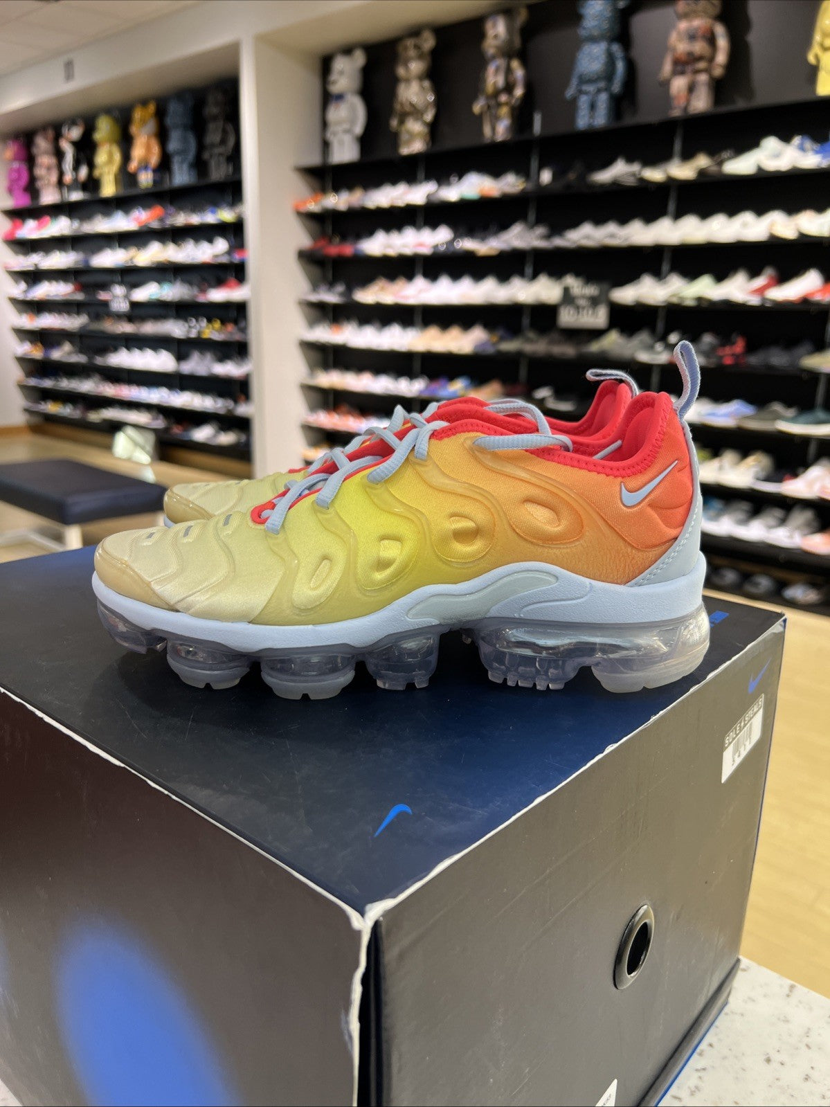 Nike Air VaporMax Plus Women's Sz 7 DEFECT NO BOX