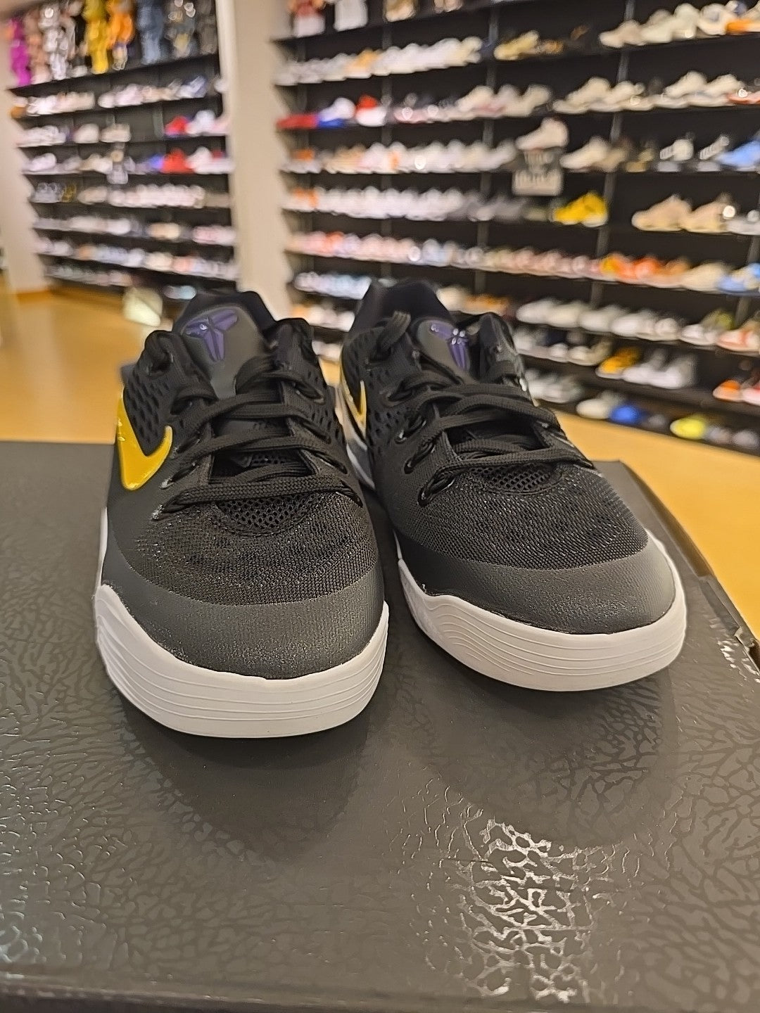 Nike Kobe 9 EM Low TB Black University Gold (GS) Sz 6.5Y