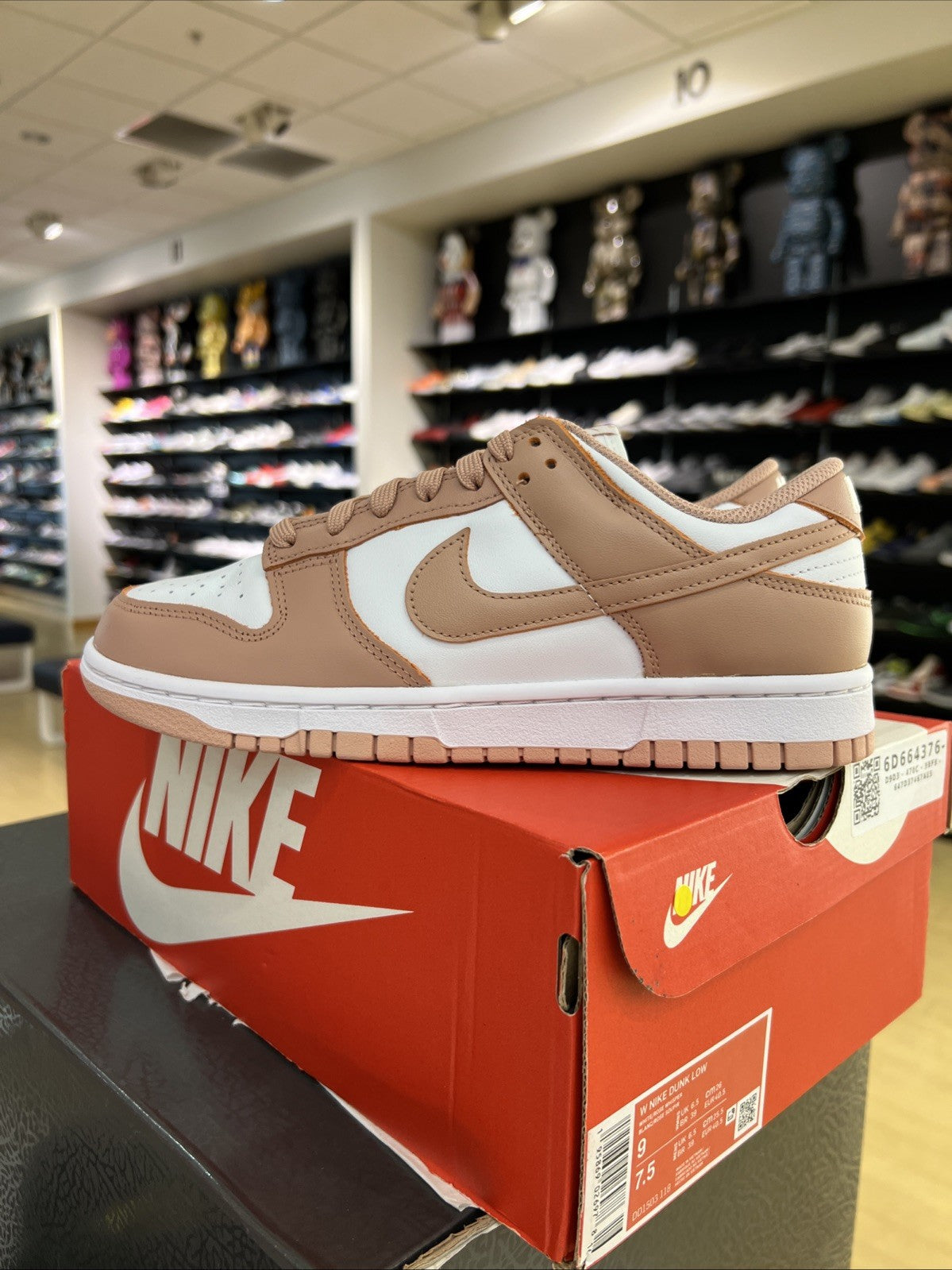 Nike Dunk Low Rose Whisper Women’s Sz 9