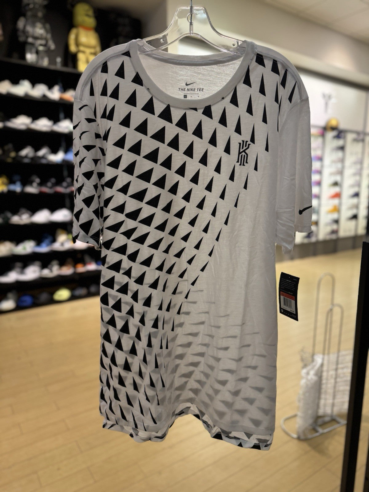 Nike Apparel Men Nike Kyrie Art 1 White Black Size Large