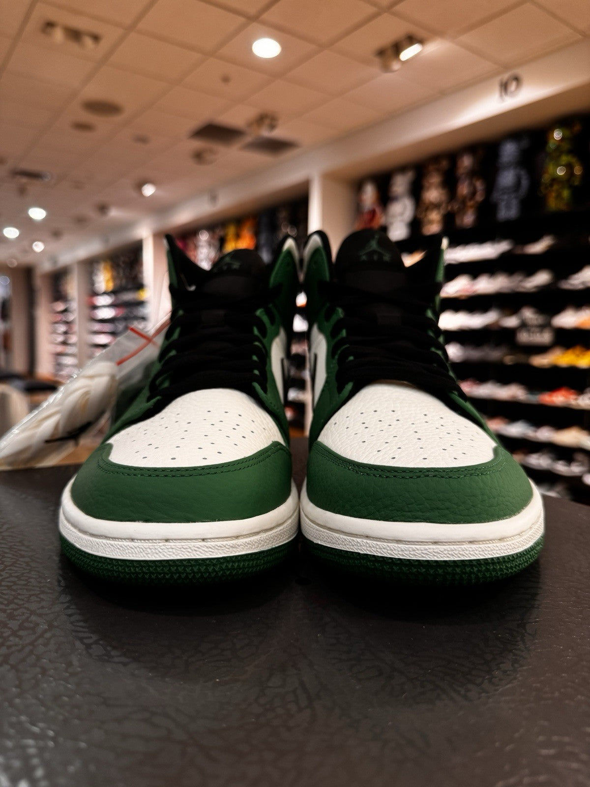 Air Jordan 1 Mid Pine Green Size 12