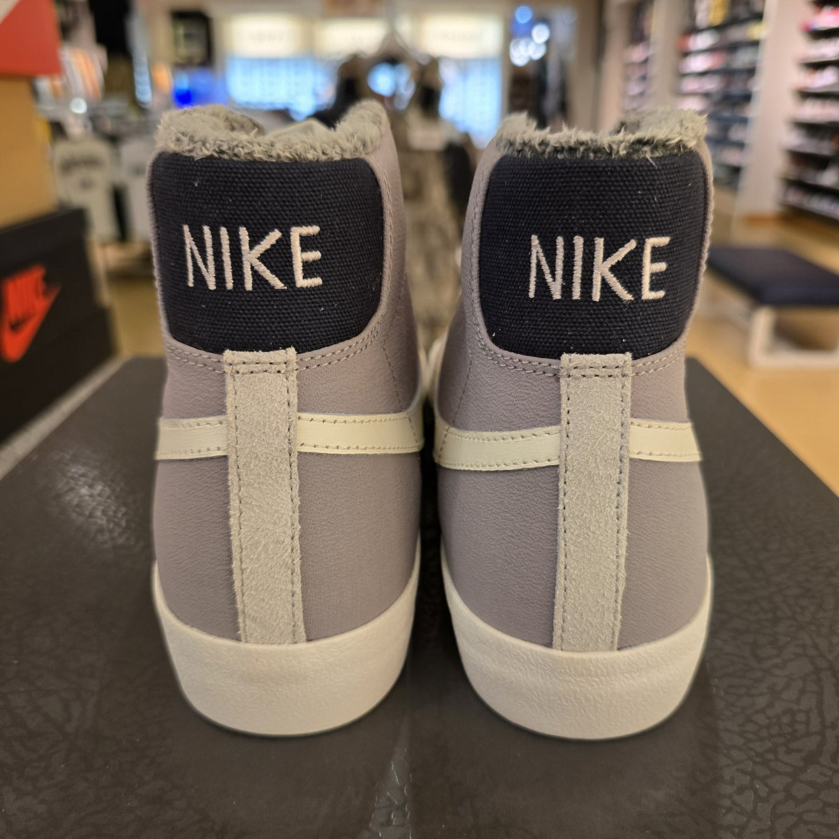 Size 8 - Nike Blazer Mid Hike Nike