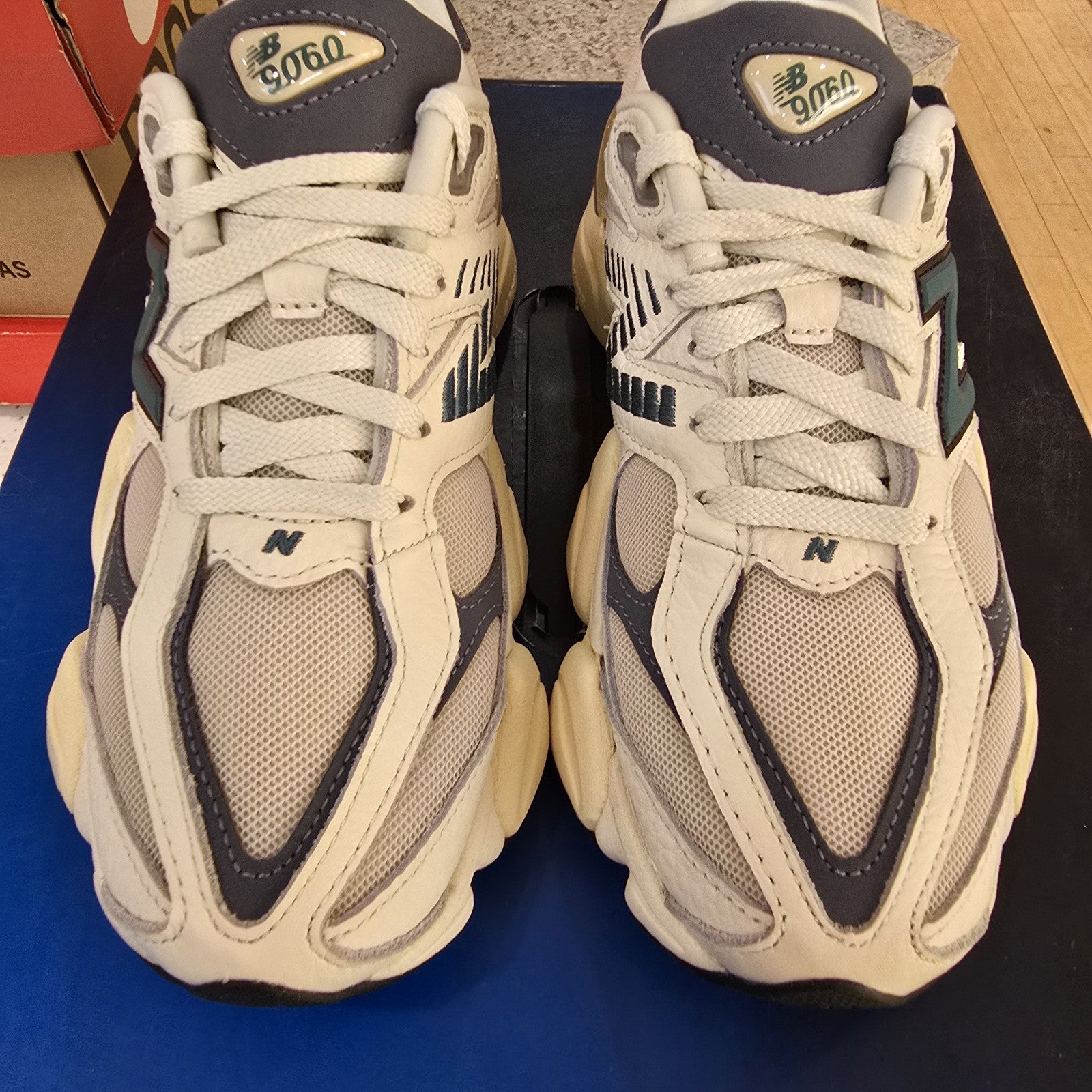 New Balance 9060 New Spurce SZ 5