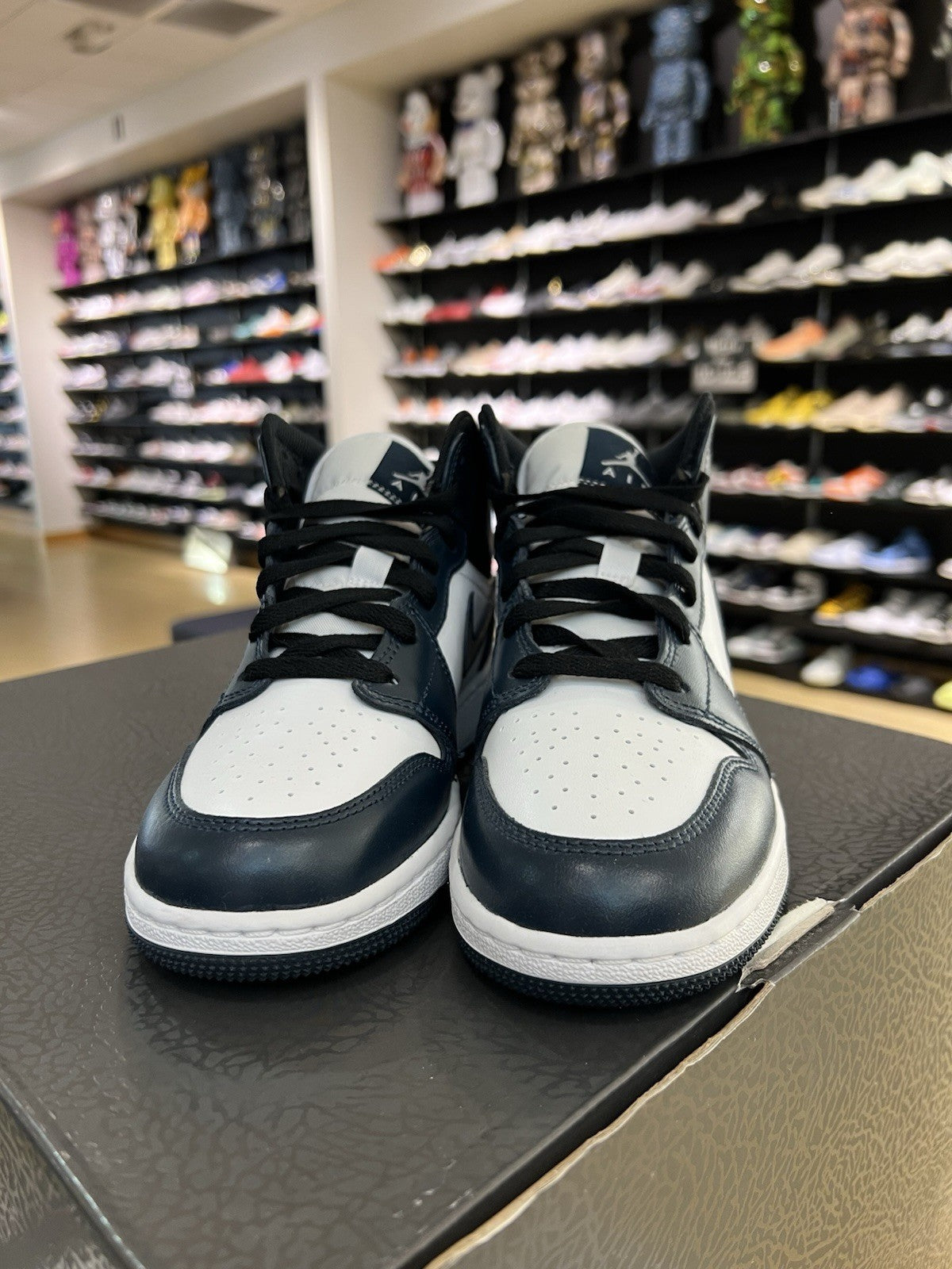 Nike Air Jordan 1 Mid Armory Navy Sz 5Y