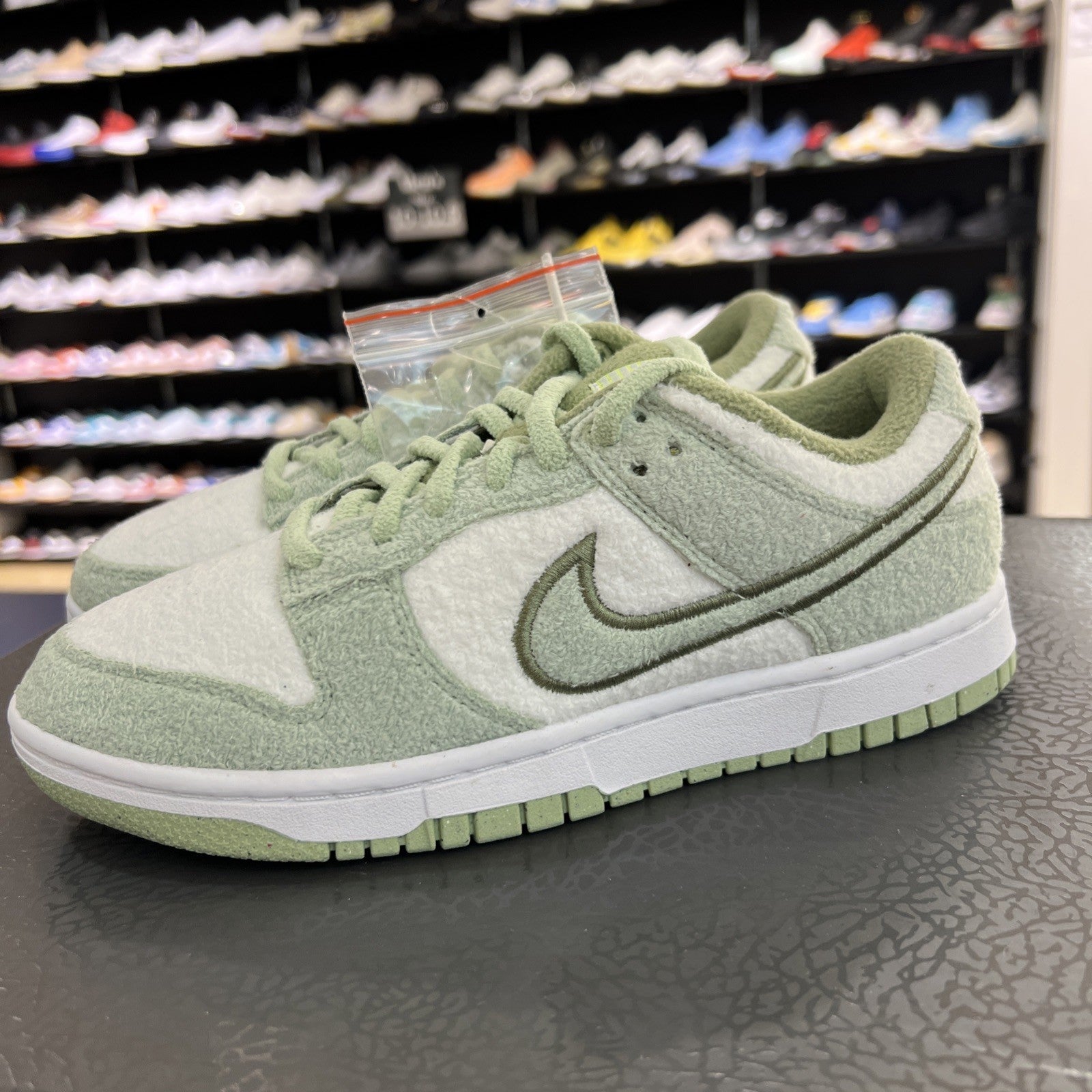 Nike Dunk Low SE CC Fleece Pack Honeydew Women’s Sz 7.5