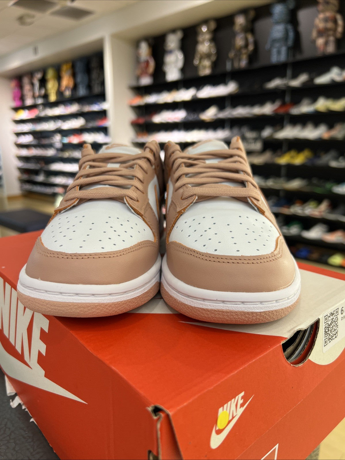 Nike Dunk Low Rose Whisper Women’s Sz 9