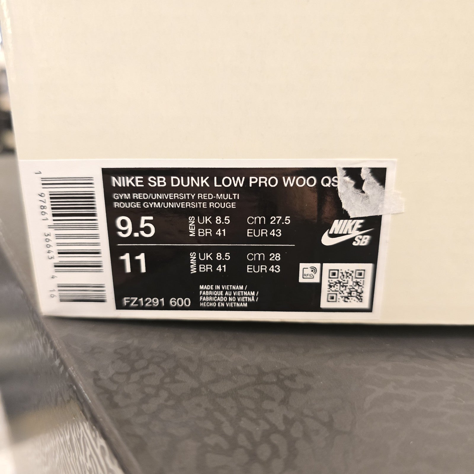 Size 9.5 - Nike The Wizard of Oz x Dunk SB Low Poppy Field