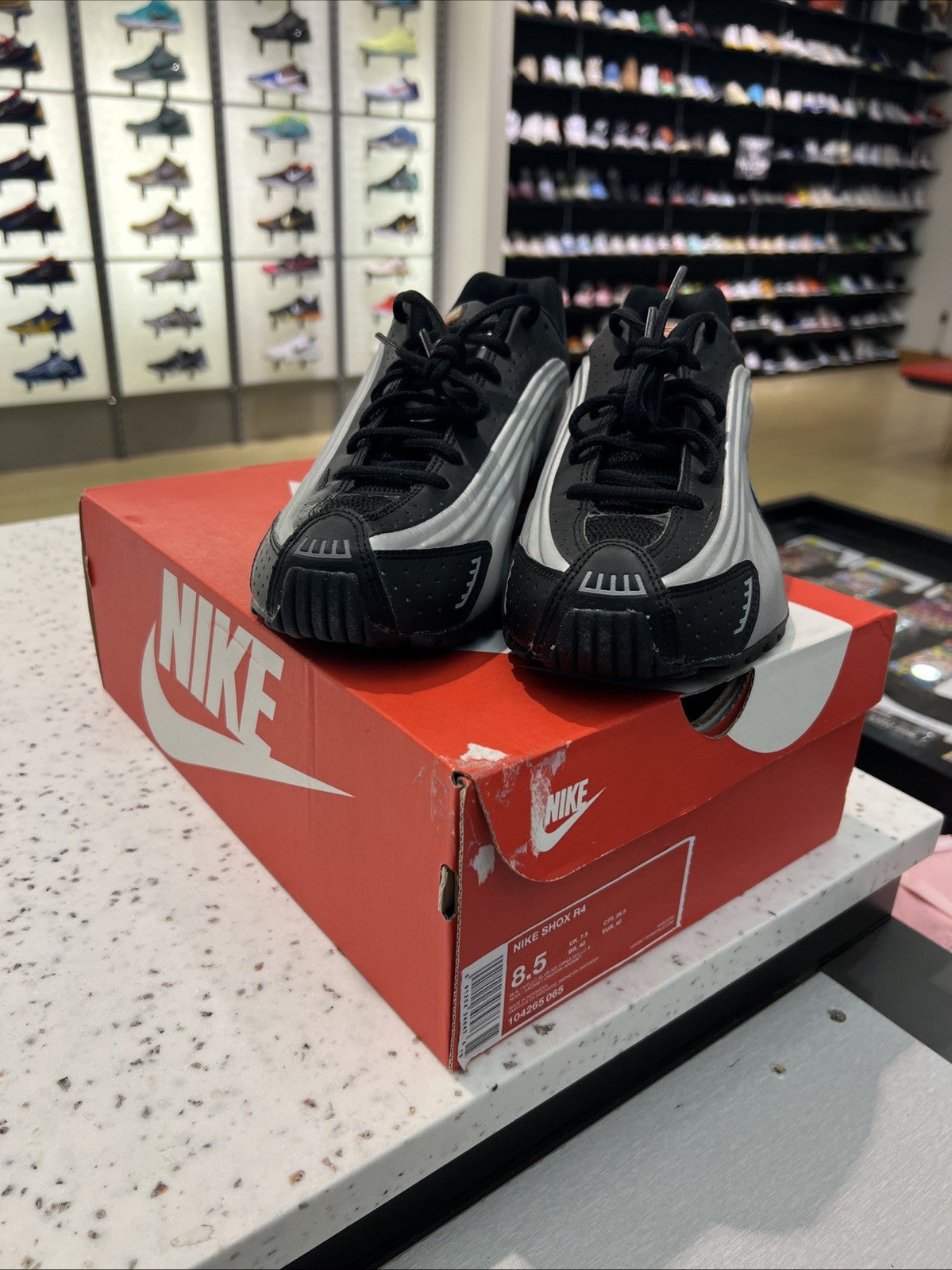 Nike Shox R4 Athletic Shoes Black Silver Orange Sz 8.5