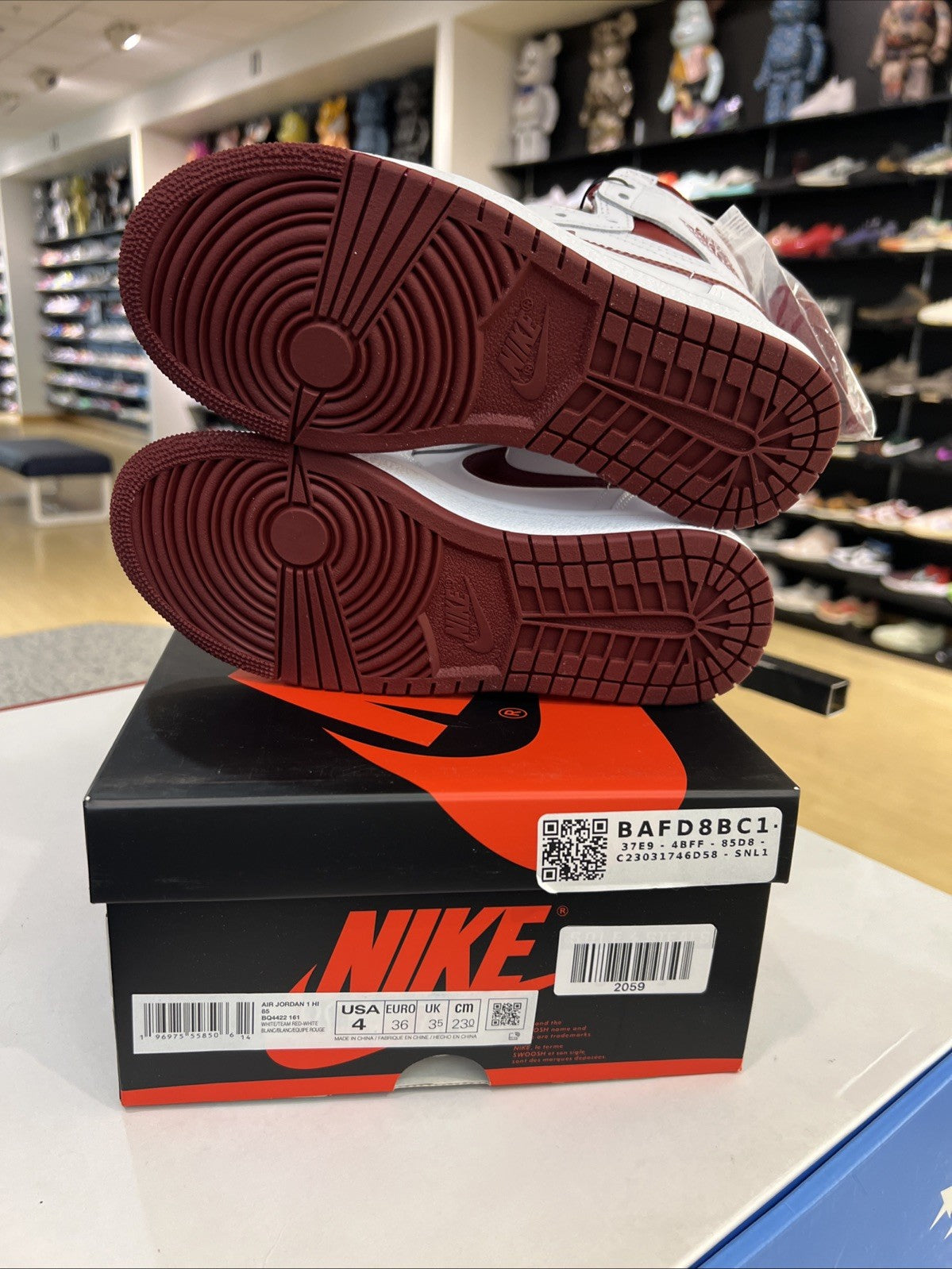 Air Jordan 1 Retro '85 OG High Metallic Burgundy 2024 Sz 4Y