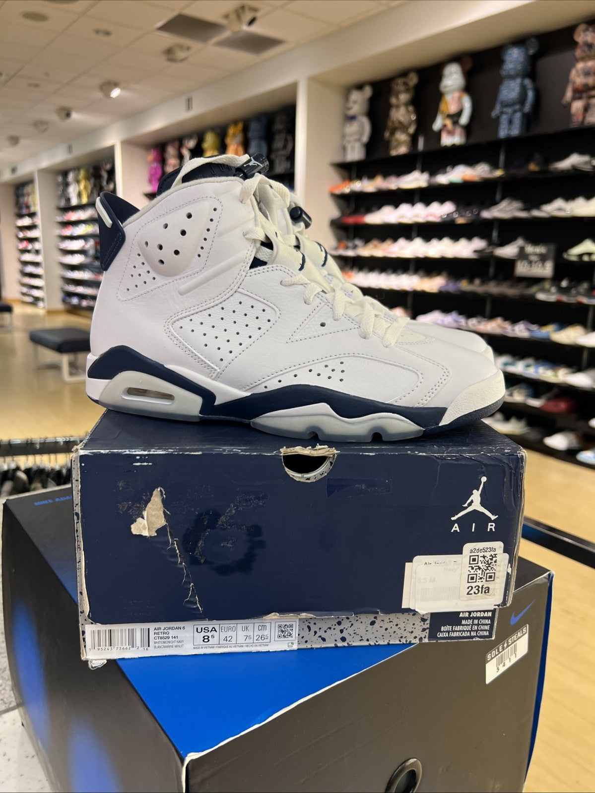 Jordan Air Jordan 6 Retro White/Midnight Navy Sz 8.5 DEFECT