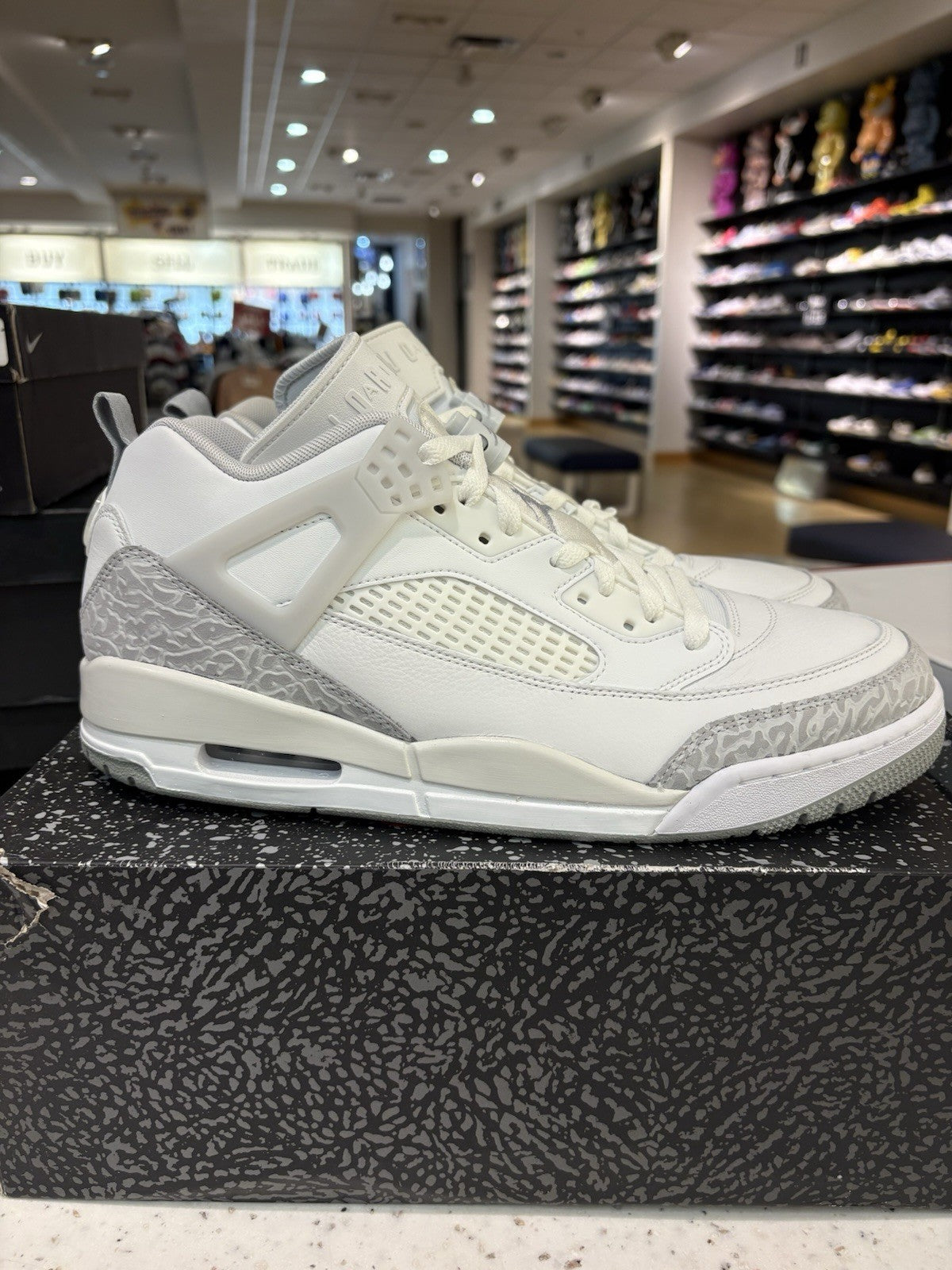 Jordan Spizike Low Summit White Photon Dust Size 13