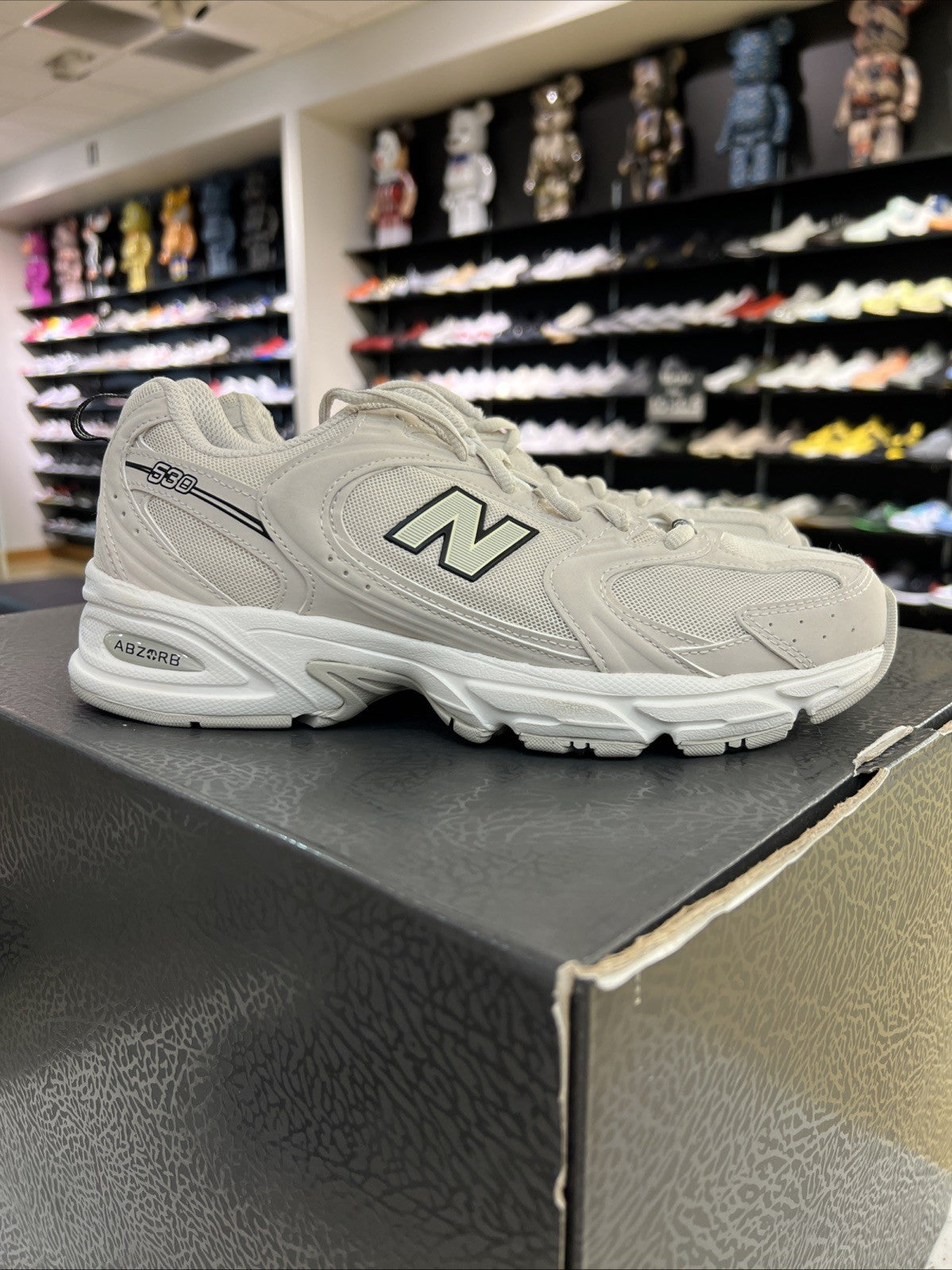 New Balance 530 Moonbeam Sea Salt MR530SH Sz 7.5 USED NO BOX