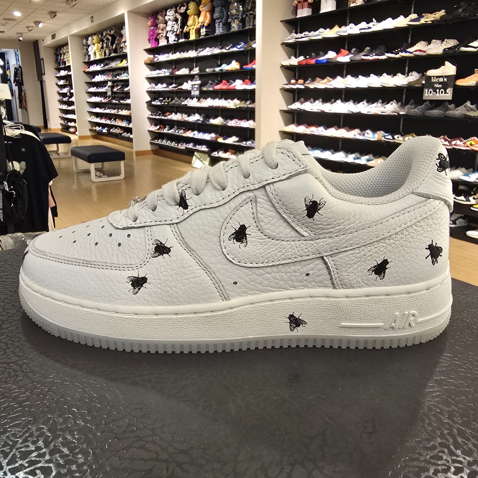 Size 7 - Nike Air Force 1 Low Houseflies