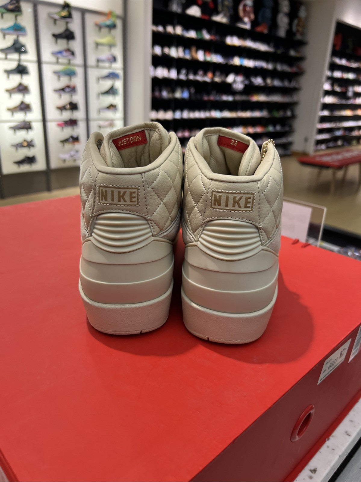 Air Jordan RETRO 2 'JUST DON BEACH' Sz 8.5 DEFECT