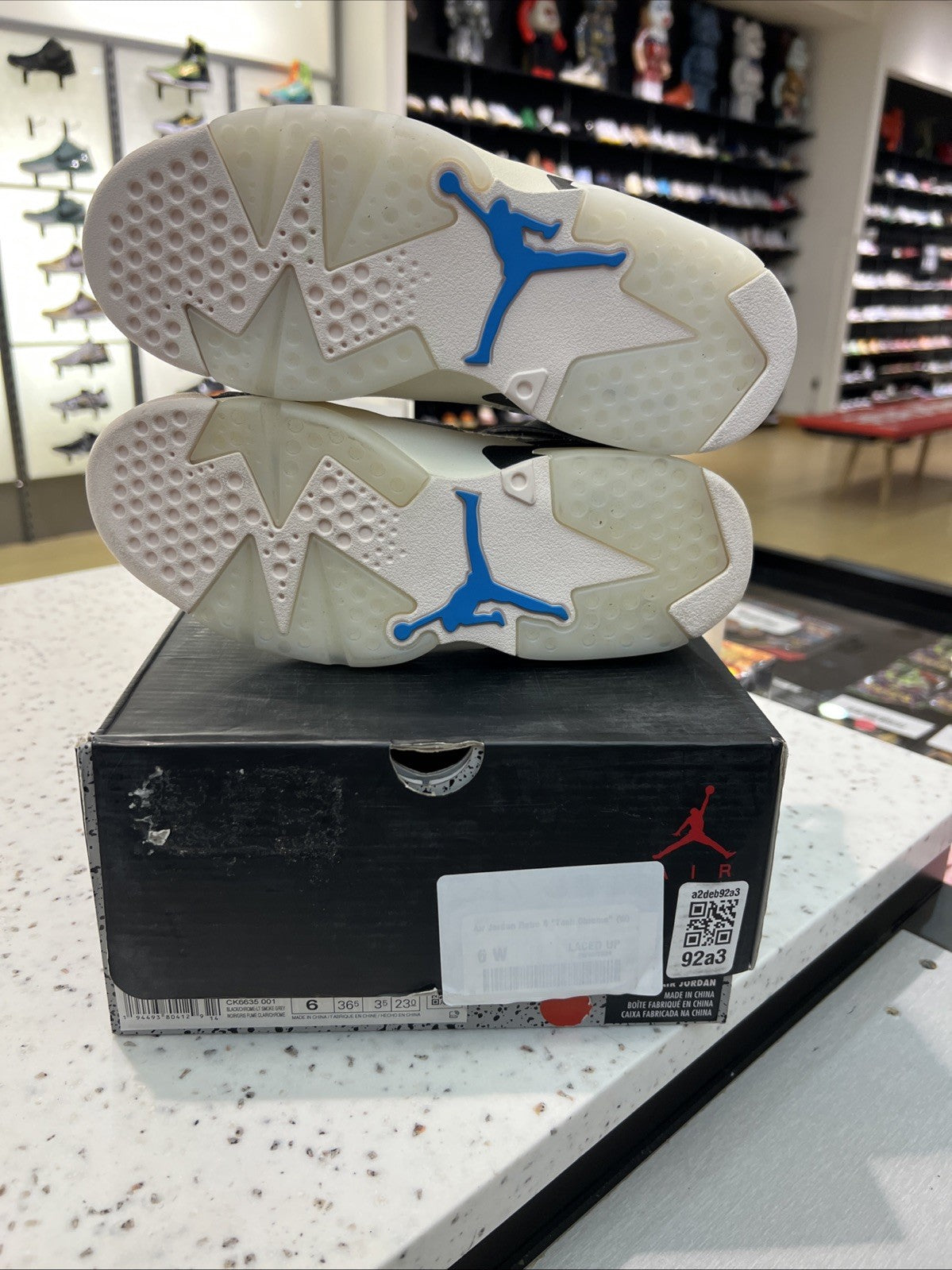 Jordan 6 Retro Tech Chrome Womens Sz 6/4.5Y DEFECT YELLOWING