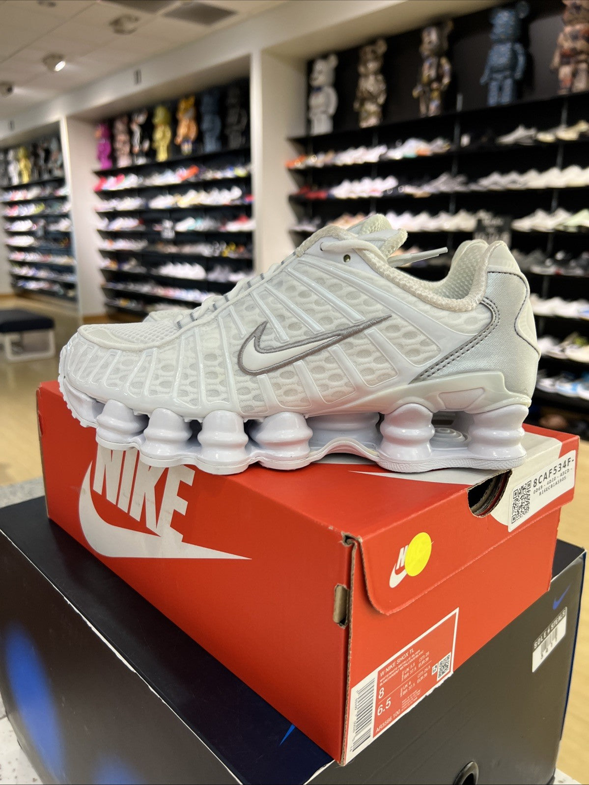 Nike Shox TL White/ Metallic Silver Women’s Sz 8 DEFECT YELLOWING