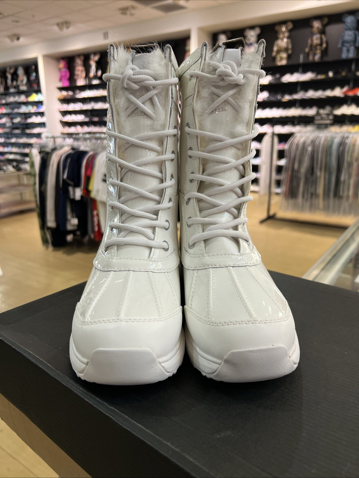 UGG ADIRONDACK III PATENT Boot Womens Sz 8.5