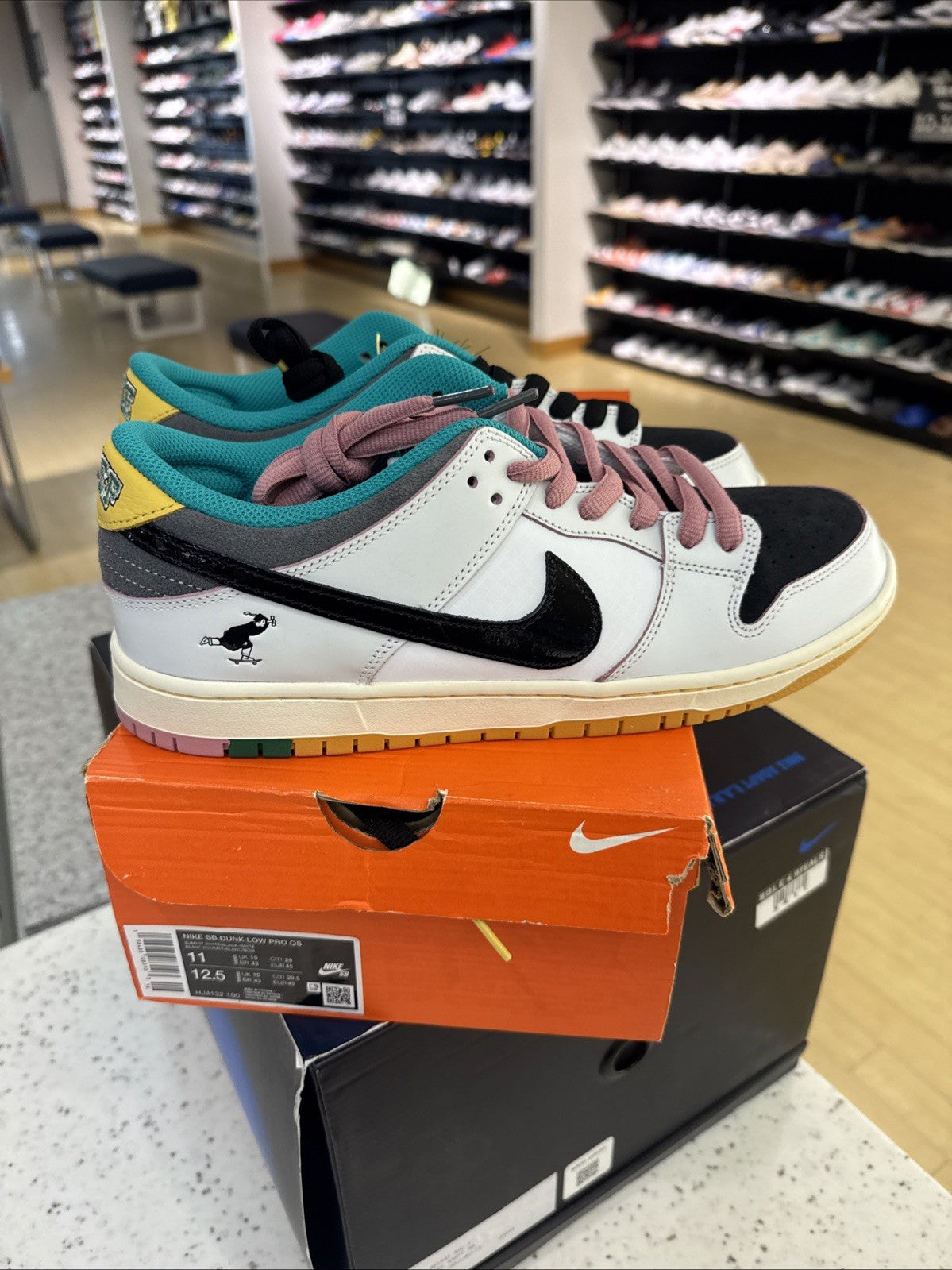 CSEF x Nike Dunk Low SB 'White Clear Emerald (HJ4132-100) Size 11