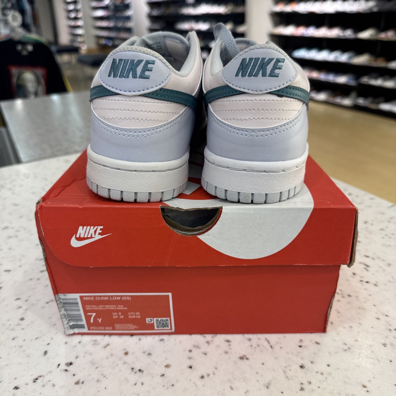 Nike Dunk Low Mineral Teal (GS) Size 7Y