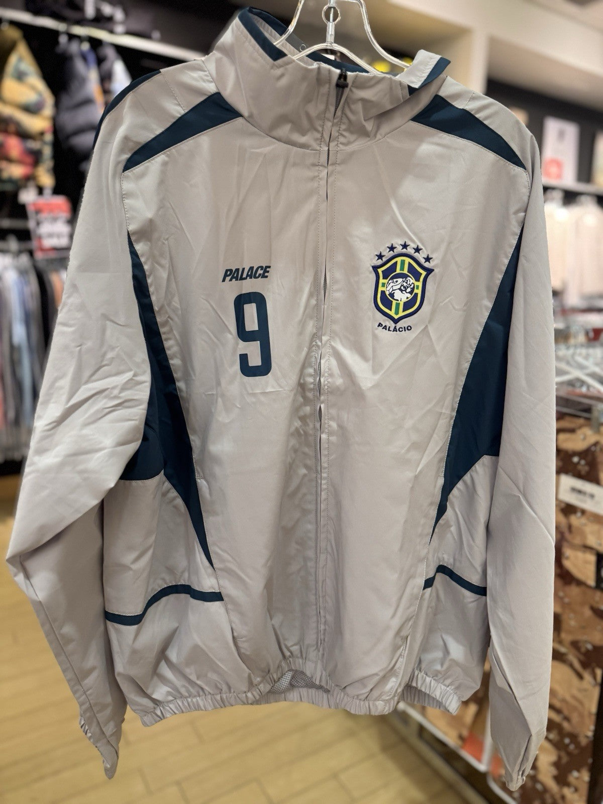 Palace Pro Team 02 Shell Jacket Light Grey Size Medium 