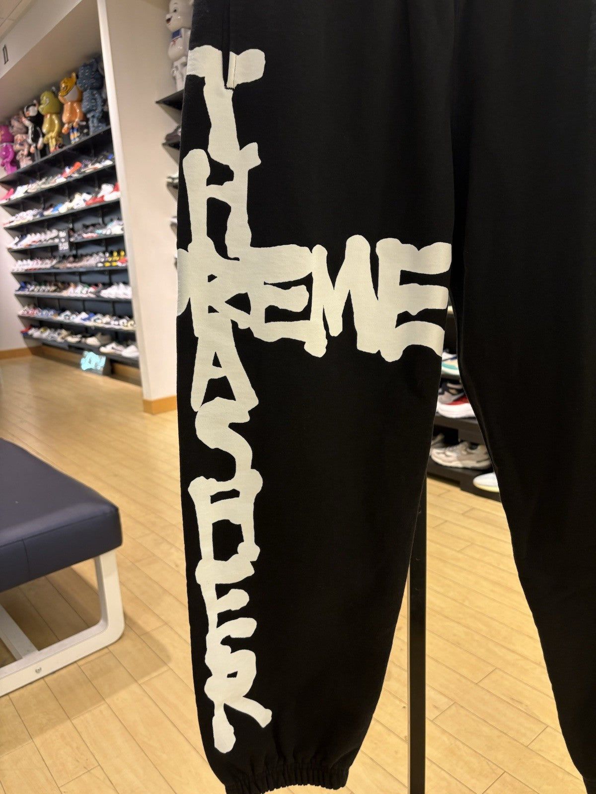 Supreme Thrasher Sweatpant Black Size M