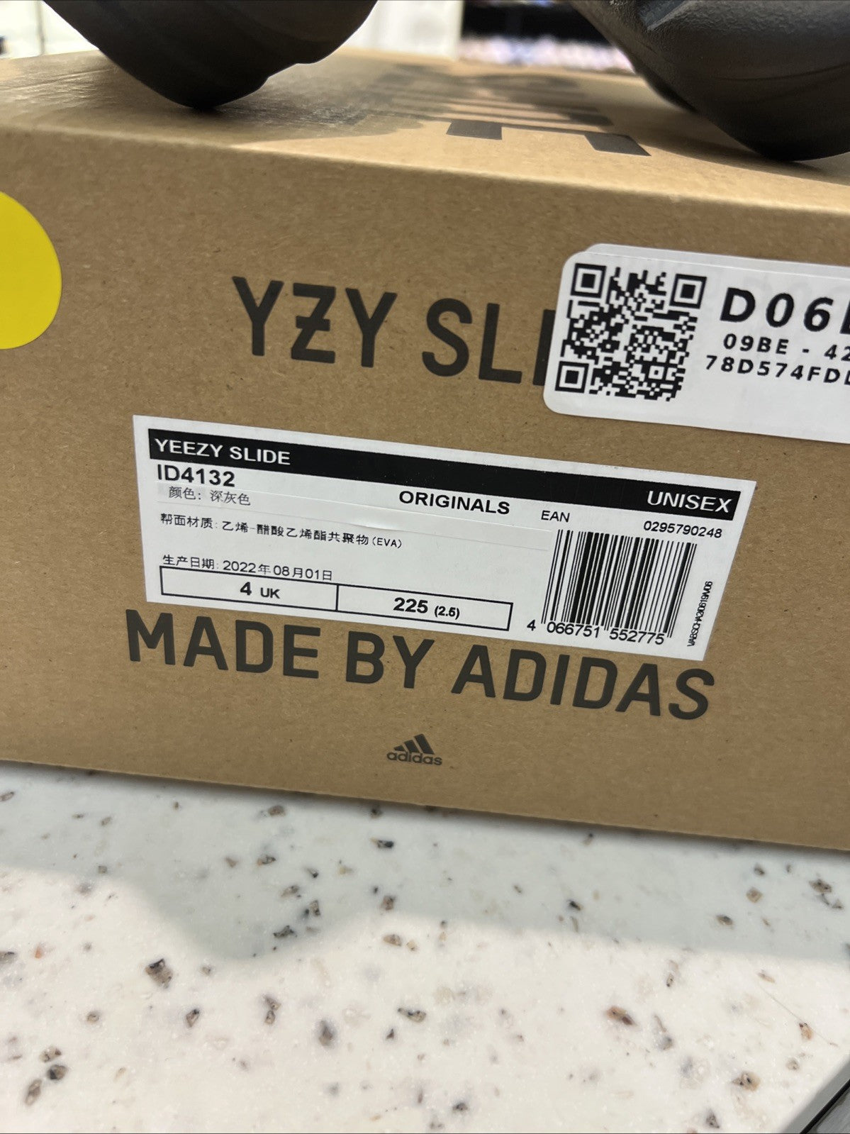 Adidas Yeezy Slide Granite (ID4132) Sz 4