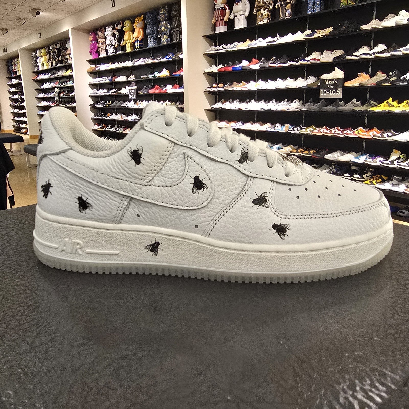 Size 7 - Nike Air Force 1 Low Houseflies